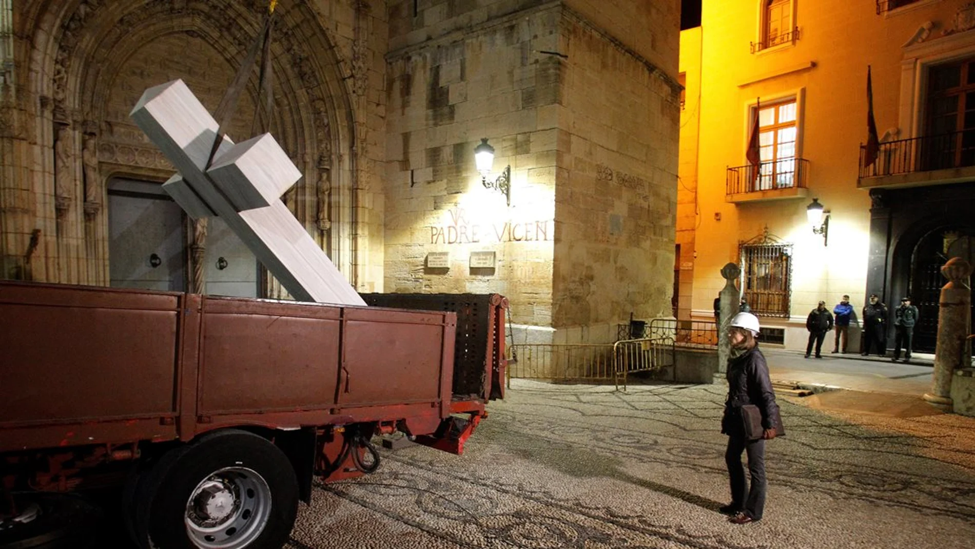 Retirada de la cruz franquista de Callosa de Segura