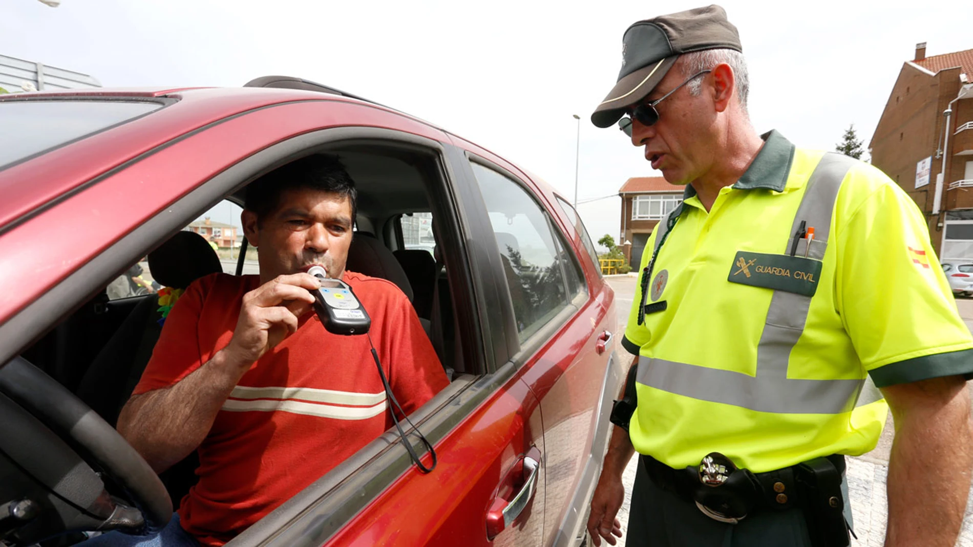 control-alcohol-dgt-guardia-civil-0617-01