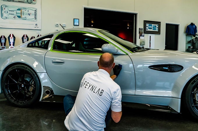 Crean una pintura para coches capaz de autorepararse con el calor 