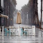Terrazas vacías por la lluvia en Valencia
