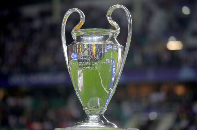 El actual trofeo de la Champions League