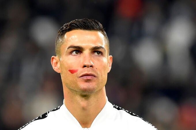 Cristiano Ronaldo, con la cara pintada de rojo