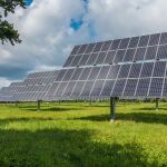 Debido a la infinita variedad de condiciones atmosféricas combinadas con distintas posiciones del sol, la optimización de los paneles fotovoltaicos es muy complicada.
