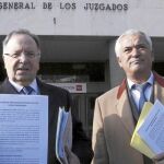Miguel Bernad (izda.) y Luis Pineda fueron detenidos el pasado día 15