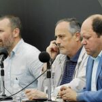 El delegado de Juventud, José Manuel García (en el centro), ayer en la presentación de la conferencia «Juicios y sentencias a Miguel Hernández»