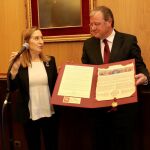 Ana Pastor una réplica de los Decreta