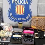 Los detenidos fueron investigados por seis robos con fuerza, en los que sustrayeron material que fue decomisado por la Policía.