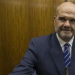 El expresidente de la Junta de Andalucía Manuel Chaves momentos antes de comenzar hoy en Sevilla su comparecencia ante la comisión parlamentaria que investiga el presunto fraude de las ayudas a los cursos de formación.
