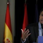 El presidente de Societat Civil Catalana, José Rosiñol, pronuncia una conferencia en Madrid organizada por Nueva Economía Fórum / Efe