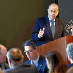 El ministro del Interior en funciones, Jorge Fernández Díaz, ayer en el Circulo Ecuestre, durante su conferencia
