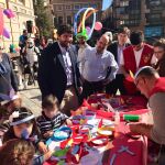 El presidente de la Región, Fernando López Miras, en la fiesta infantil organizada por la Asociación de Familiares de Niños con Cáncer y que tuvo lugar en Murcia