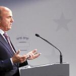 El ministro de Economía, Luis de Guindos, ayer, en Bruselas