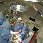 La espera media para intervenciones quirúrgicas en la Región podría pasar de 95 a 65 días antes de diciembre de este mismo año