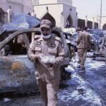Imagen de uno de los atentados contra una mezquita perpetrados por el grupo desarticulado hoy por las autoridades de Arabia Saudí.