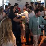 El presidente del PP en la Región, Fernando López Miras, a su llegada a la Intermunicipal de NNGG acompañado del líder de la organización juvenil en la Región, Francisco José Garcia. LA RAZÓN