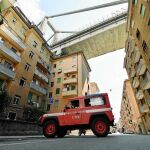 Imagen de los apartamentos desalojados por el riesgo de derrumbe bajo el Puente Morandi