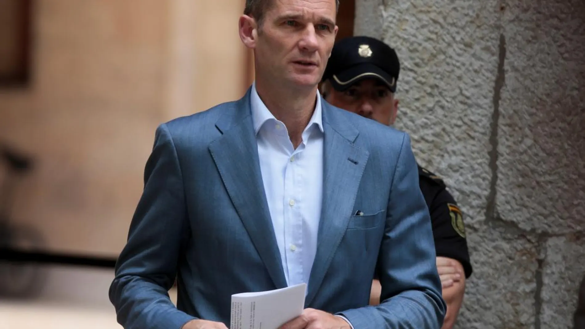 Inaki Urdangarin a su salida de la Audiencia de Palma donde se le ha notificado su ingreso en prisión en cinco días / Reuters