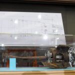 El general Yoon Jong Sung muestra en Seúl los restos del torpedo norcoreano que en marzo hundió el buque surcoreano «Cheonan»