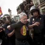 Imagen de archivo de la detención de Jorge Verstrynge durante la manifestación en la Puerta del Sol en 2014
