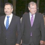 El alcalde de León, Antonio Silván, y el director general de Incibe, Miguel Rego