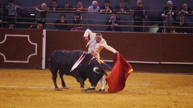 El Pana toreando en la plaza de toros de Vista Alegre en Madrid