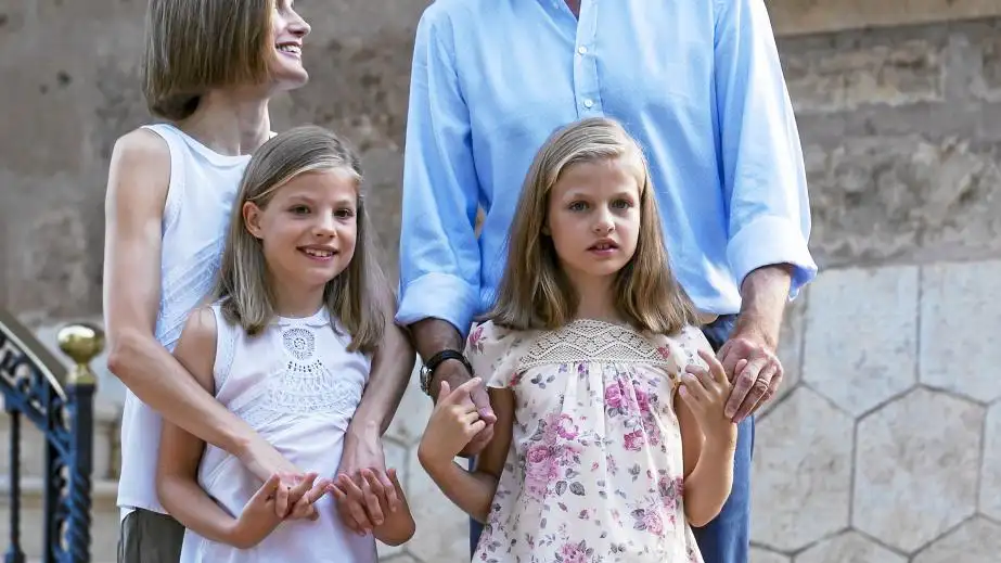 Uno de los primeros posados reales en el palacio de Marivent
