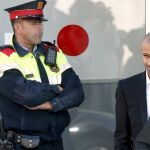 El jugador argentino del FC Barcelona Javier Mascherano a su salida del juzgado de Gavà, el pasado 29 de octubre, donde estaba citado a declarar por un presunto fraude fiscal