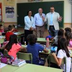 El consejero de Educación, Fernando Rey, visita el centro