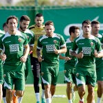 La plantilla del Elche, en un entrenamiento de estos días