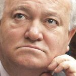 Moratinos llega a Gibraltar acuciado por las críticas