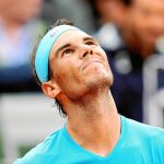 Nadal mira al cielo en un momento del duelo con el argentino, que cortó la racha de sets consecutivos ganados por el español en París. La dejó en 37