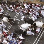 El primer encierro de los sanfermines, protagonizado por toros de la ganadería de Jandilla, ha sido rápido y ha propiciado momentos de peligro