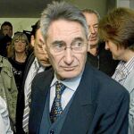 Pedro Escartín, Vicario General de la Diócesis de Barbastro-Monzón, ayer a la entrada del juzgado de Lleida