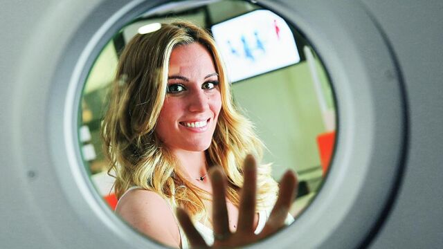 Edurne: «No me han tirado nada curioso en los conciertos... algún peluche sí»