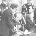 Don Juan Carlos, el día que se firmó la Constitución, el gran vehículo de unidad de los españoles