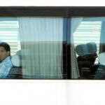 Los dos nuevos exiliados, Omar Ruiz y Normando Hernández, llegaron ayer junto a sus familiares para alojarse en un hostal «patera» en un polígono del ensanche de Vallecas
