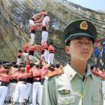 Un centenar de «castellers» chinos se unieron a la Colla Vella dels Xiquets de Valls en el Día de Cataluña de la Exposición de Shangái