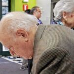 El ex president Jordi Pujol y su esposa, Marta Ferrusola, en su colegio electoral de Barcelona el pasado 20-D