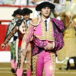 Castella cierra su temporada europea con un duelo triunfal con Morante en Nimes