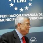 Castro, ayer en el acto de la FEMP en el que detalló las reducciones salariales que deberán afrontar los cargos públicos