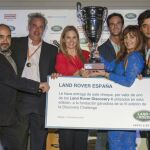 Genoveva Casanova y José Bono, junto a sus compañeros de equipo