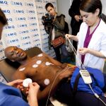 Fotografía de archivo tomada el 20 de febrero de 2014 que muestra al jugador estadounidense de la NBA Lamar Odom durante un examen médico.