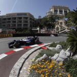 Rosberg vuelve a ser el mas rápido en los libres del jueves; Fernando Alonso, undécimo