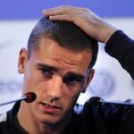 Antoine Griezmann durante la rueda de prensa que ha ofrecido hoy. EFE/EPA/YURI KOCHETKOV