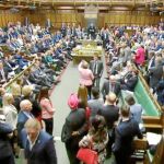 Los diputados escoceses abandonan ayer entre gritos la sesión de control del Parlamento británico
