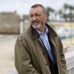 Pérez-Reverte, en la diana de los tuitteros