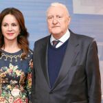 La presidenta de las Cortes, Silvia Clemente, junto al hispanista Joseph Pérez, en la clausura del Simposio de la Fundación Villalar