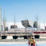 Colau dice ahora que debe analizar el hotel de la torre Agbar