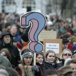 Ciudadanos de Islandia se manifiestan contra el Gobierno y el Banco Central por la crisis económica