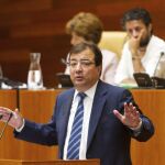 Guillermo Fernández Vara, durante su intervención en el pleno en el que será investido presidente de la Junta de Extremadura.